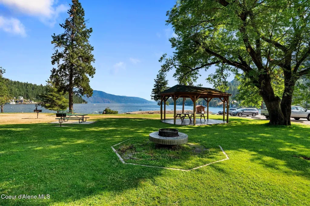 1108 Garfield Bay Road Sagle ID 83860