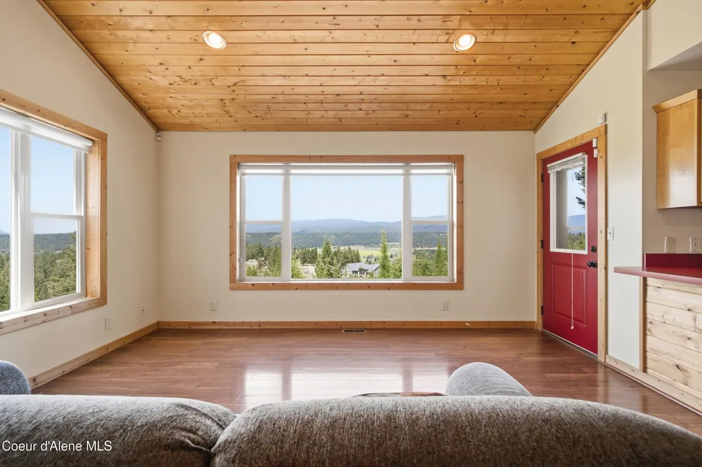 125 Cottage Lane Bonners Ferry ID 83805