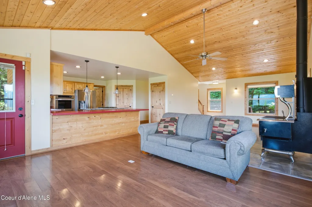 125 Cottage Lane Bonners Ferry ID 83805