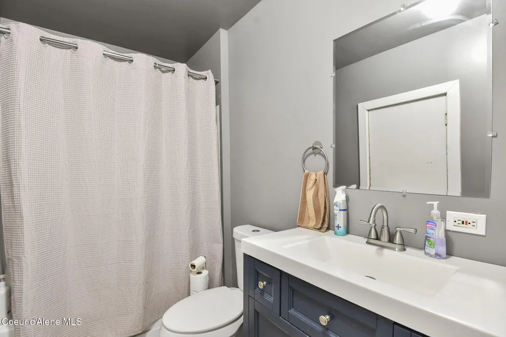 108 E Lincoln Court Harrison ID 83833