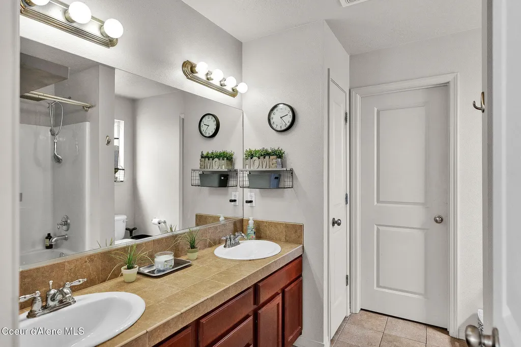1302 N Moonstone Street Post Falls ID 83854