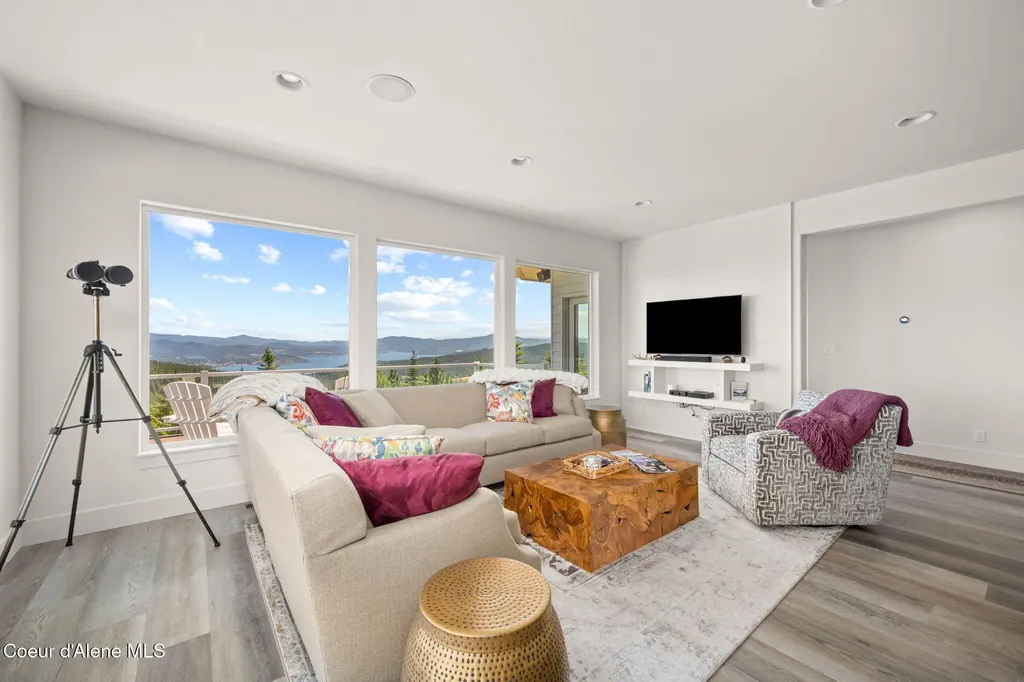 1175 S Reynolds Road Coeur D'alene ID 83814