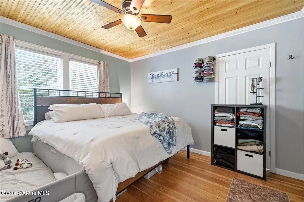 905 S Division Street Pinehurst ID 83850