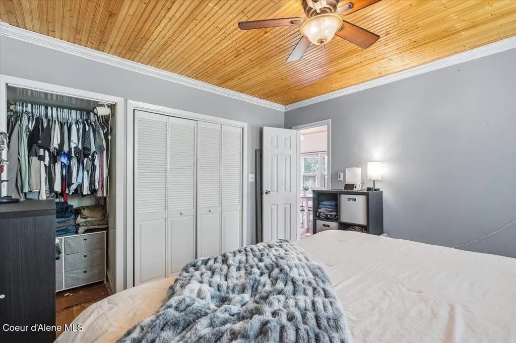 905 S Division Street Pinehurst ID 83850