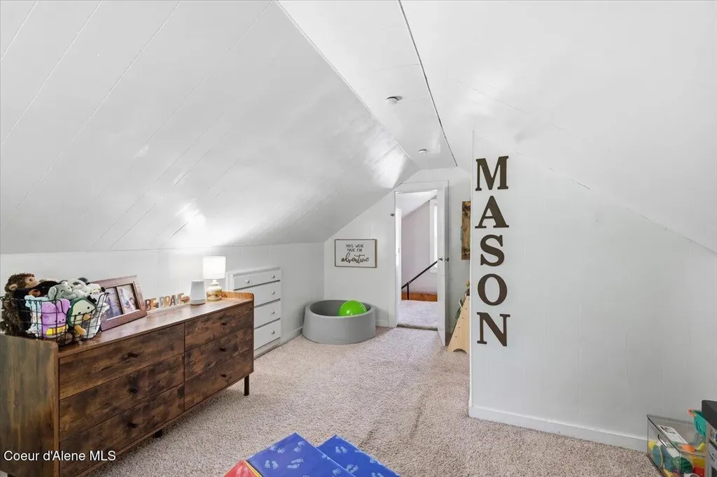 905 S Division Street Pinehurst ID 83850