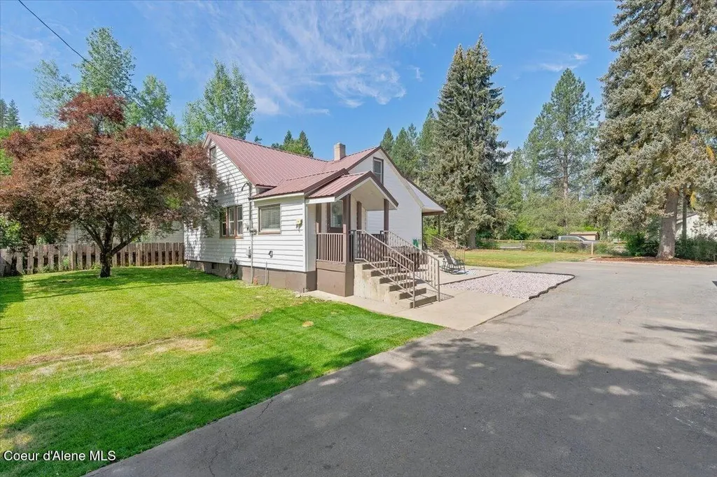 905 S Division Street Pinehurst ID 83850