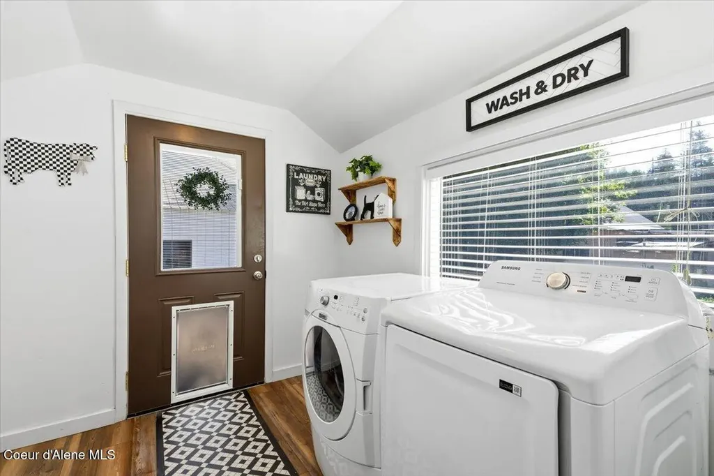 905 S Division Street Pinehurst ID 83850