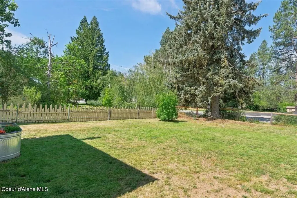905 S Division Street Pinehurst ID 83850