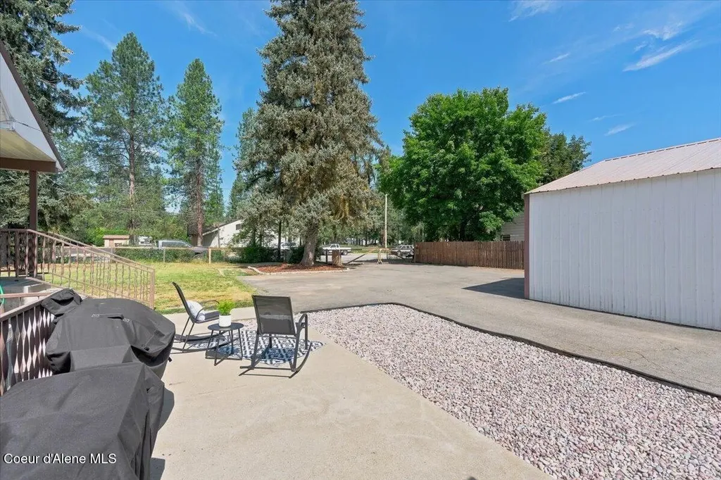 905 S Division Street Pinehurst ID 83850