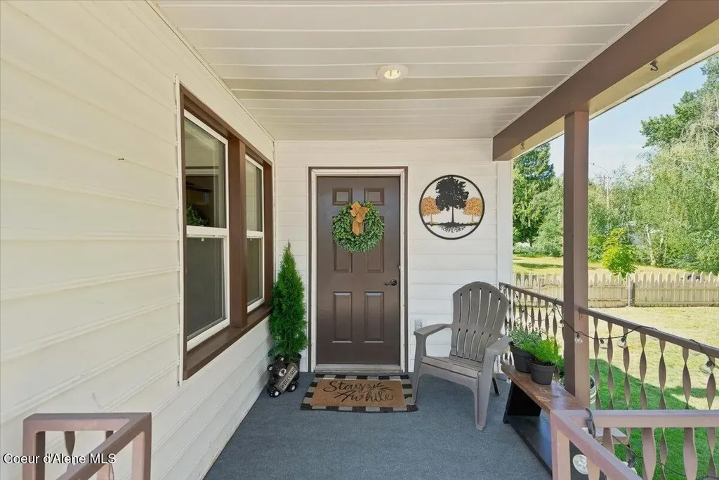905 S Division Street Pinehurst ID 83850