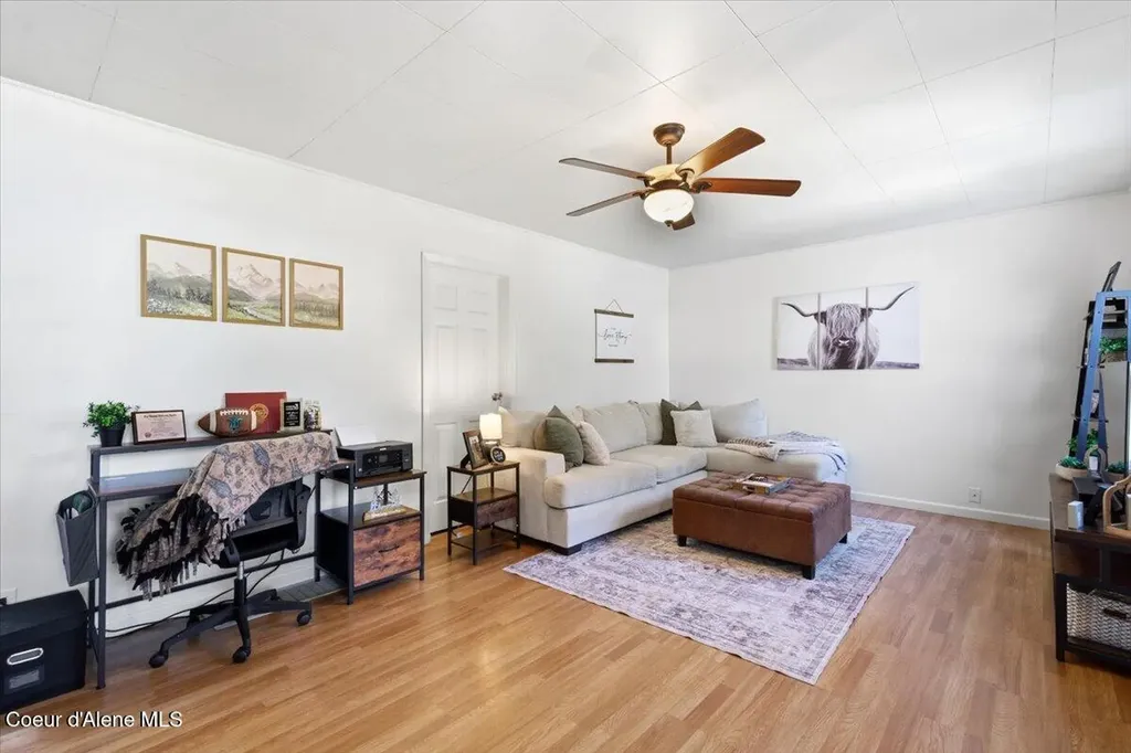 905 S Division Street Pinehurst ID 83850