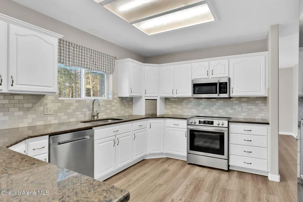 19850 N Gunning Road Rathdrum ID 83858