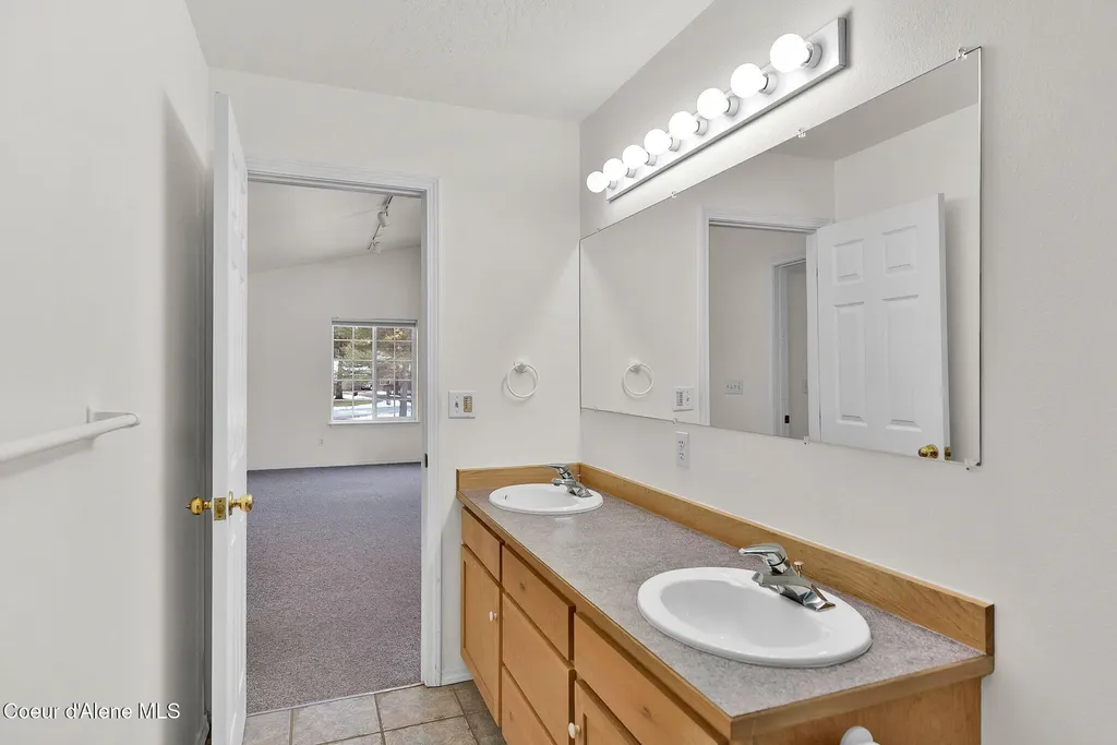 19850 N Gunning Road Rathdrum ID 83858