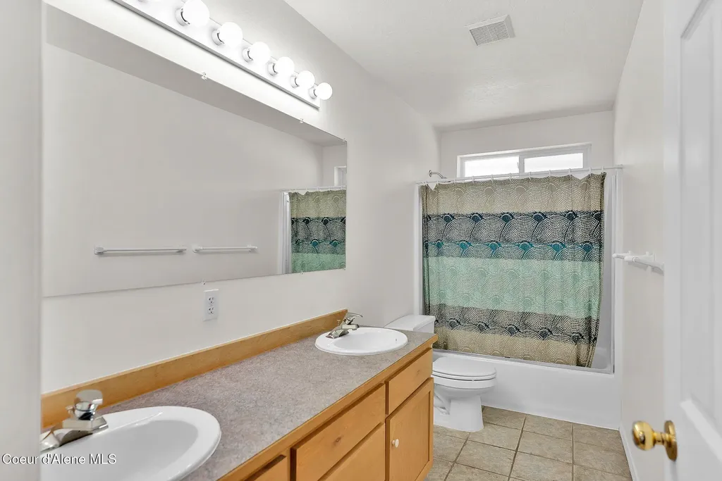 19850 N Gunning Road Rathdrum ID 83858