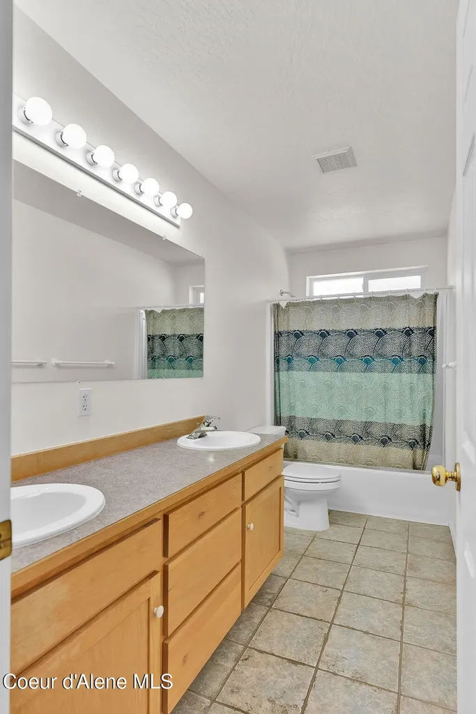 19850 N Gunning Road Rathdrum ID 83858
