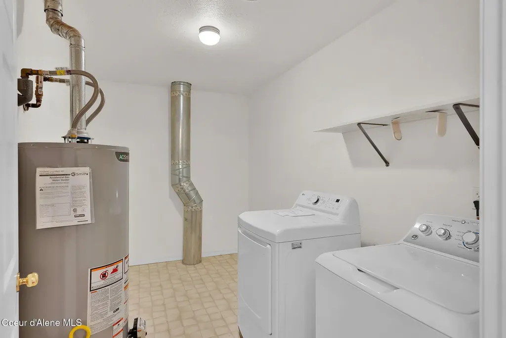19850 N Gunning Road Rathdrum ID 83858