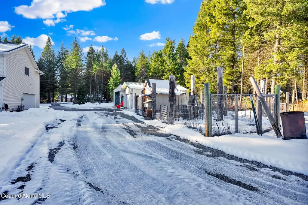 19850 N Gunning Road Rathdrum ID 83858