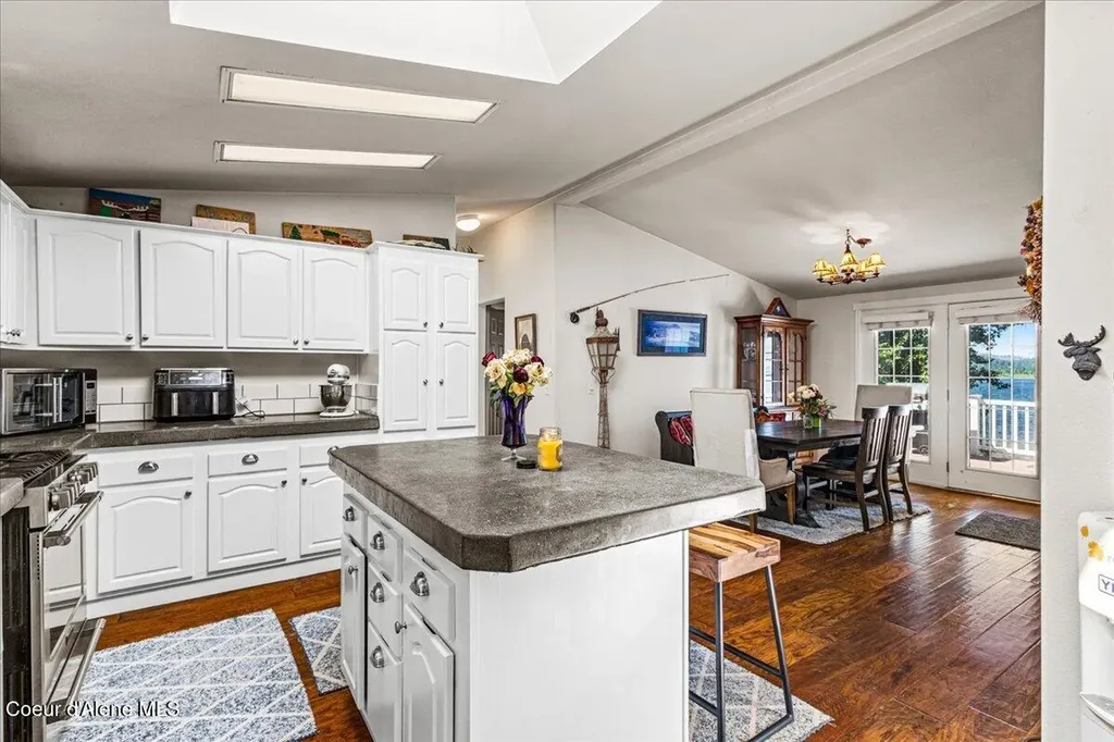 13075 S Shore Drive Cataldo ID 83810