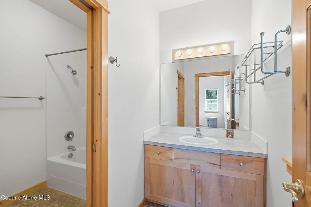 103A Chardonnay Drive Blanchard ID 83804