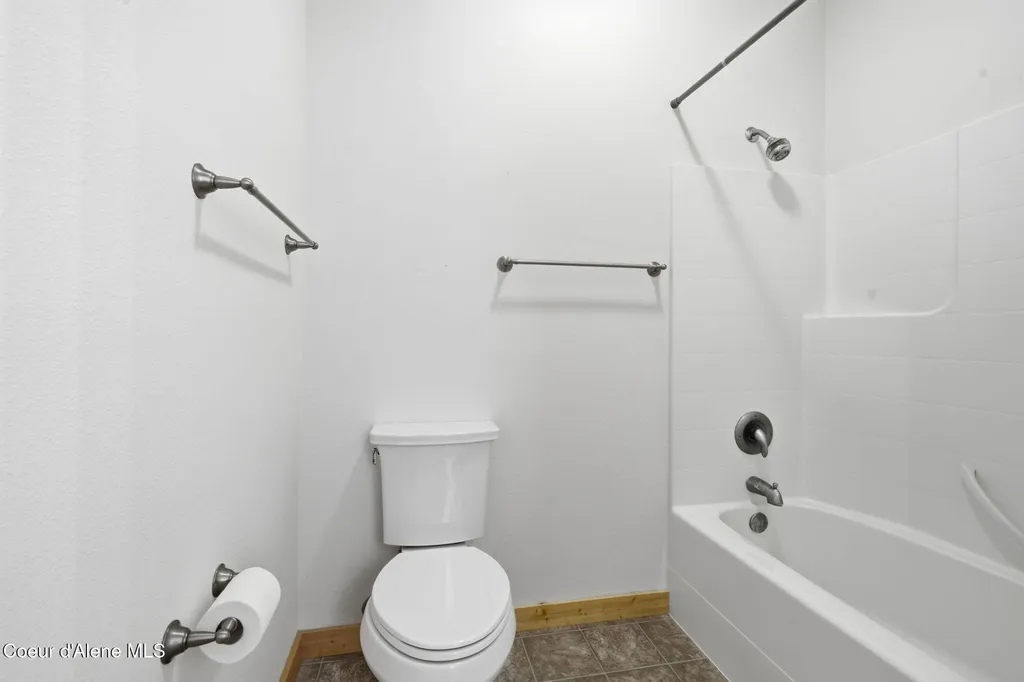 103A Chardonnay Drive Blanchard ID 83804