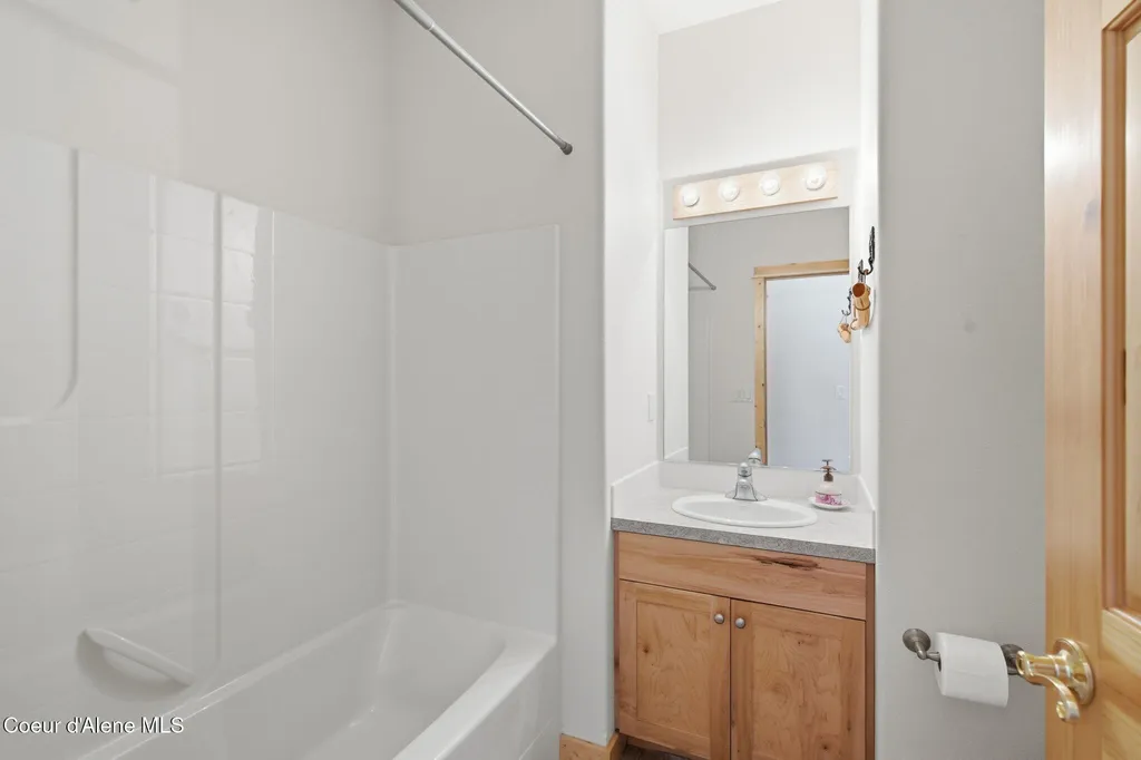 103A Chardonnay Drive Blanchard ID 83804