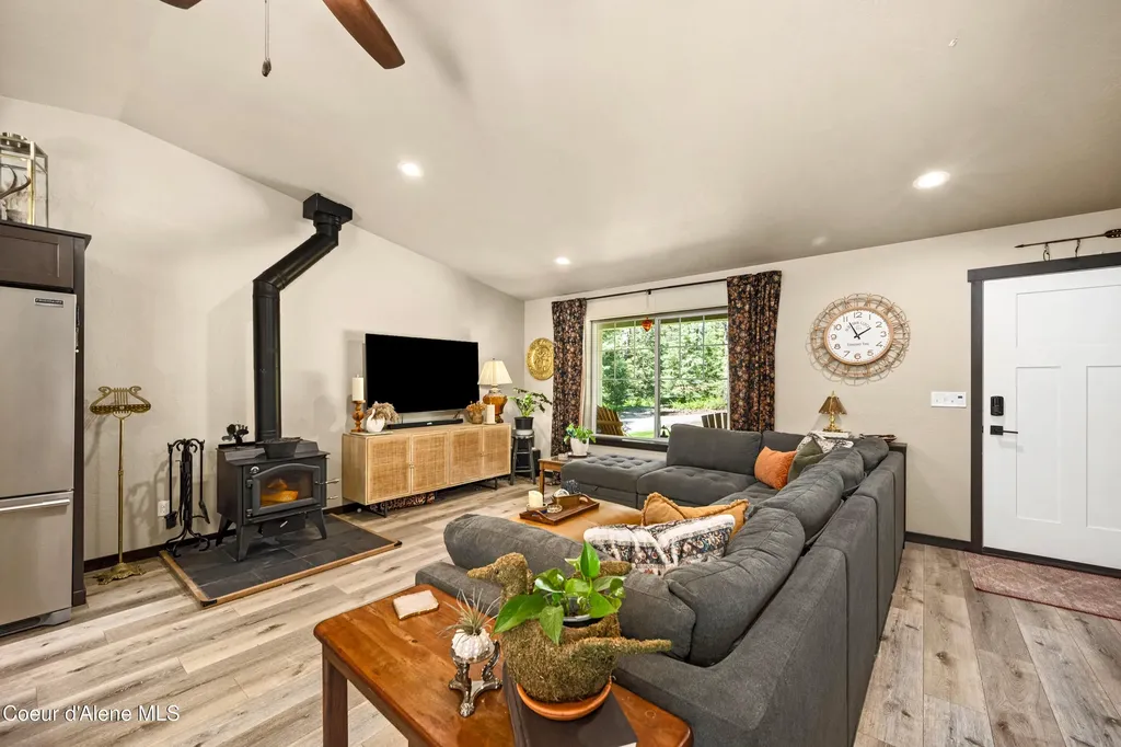32127 N Hayden Drive Spirit Lake ID 83869
