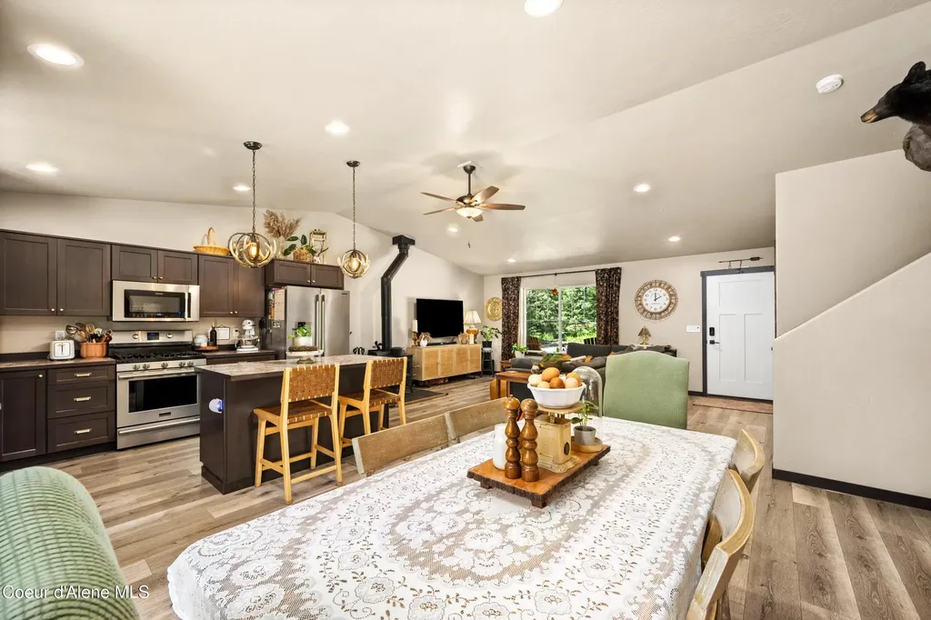 32127 N Hayden Drive Spirit Lake ID 83869
