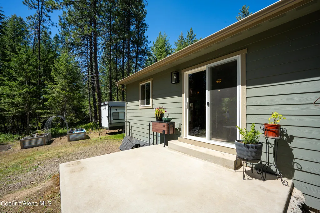 32127 N Hayden Drive Spirit Lake ID 83869