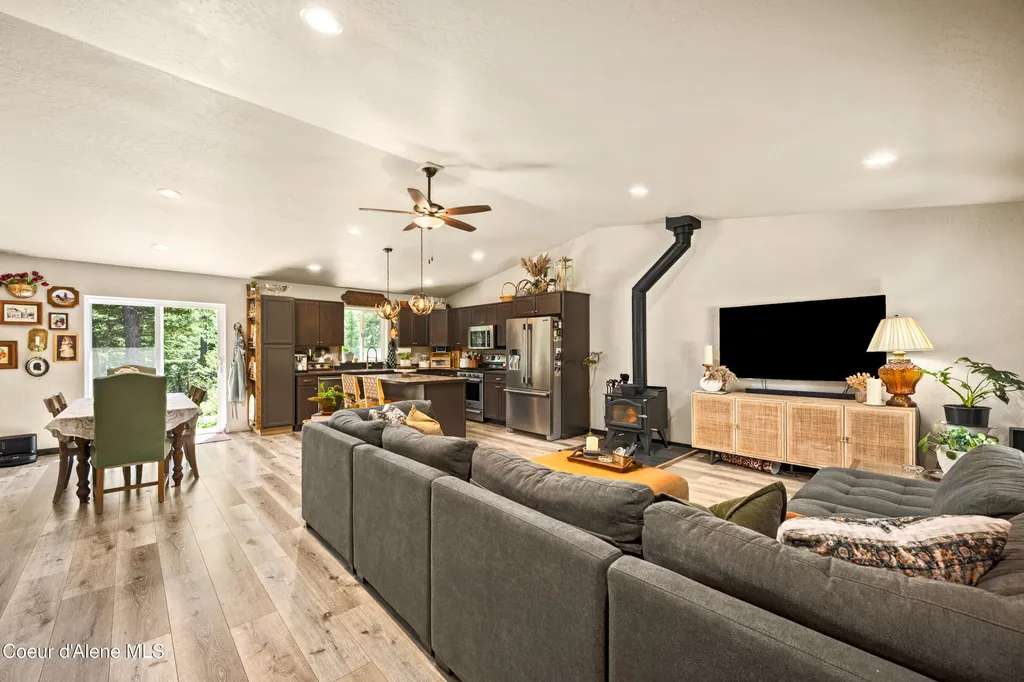32127 N Hayden Drive Spirit Lake ID 83869