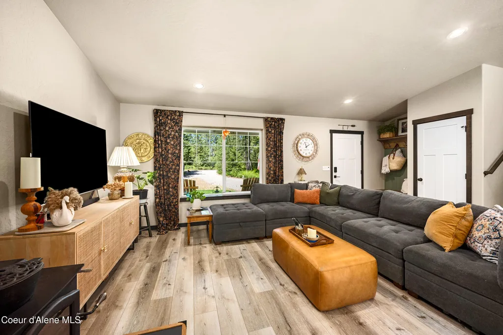 32127 N Hayden Drive Spirit Lake ID 83869