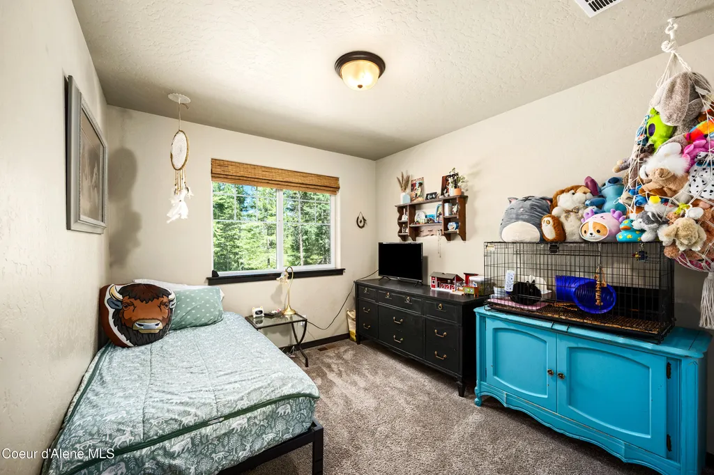 32127 N Hayden Drive Spirit Lake ID 83869