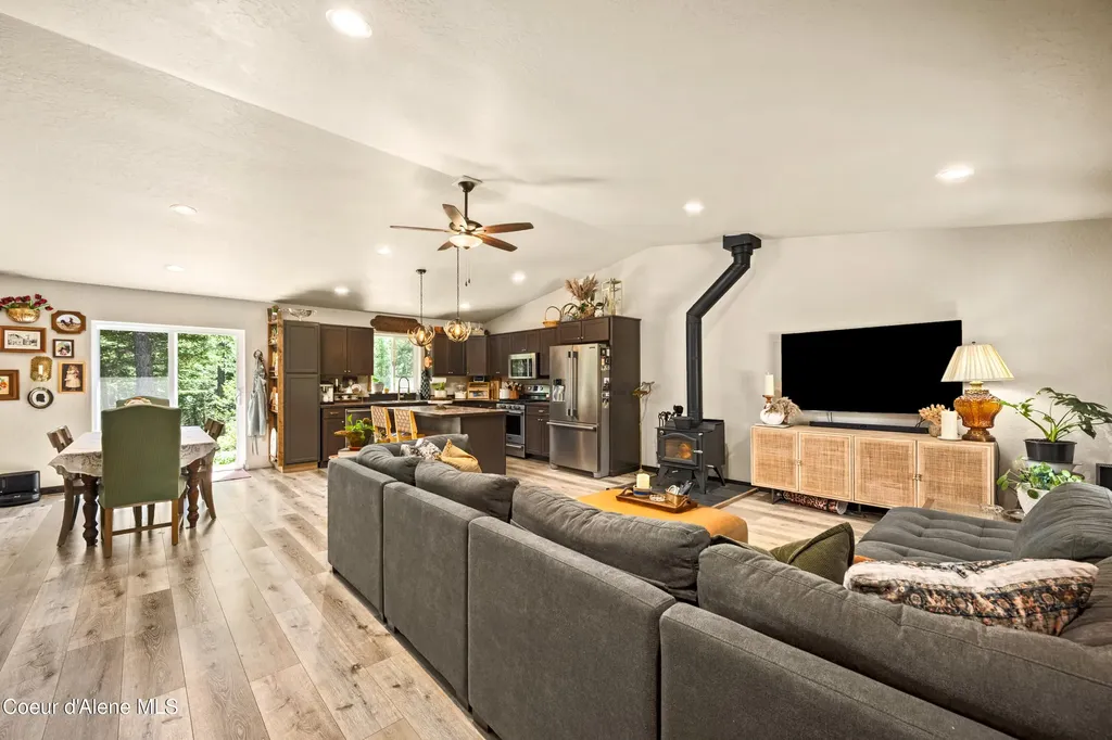 32127 N Hayden Drive Spirit Lake ID 83869