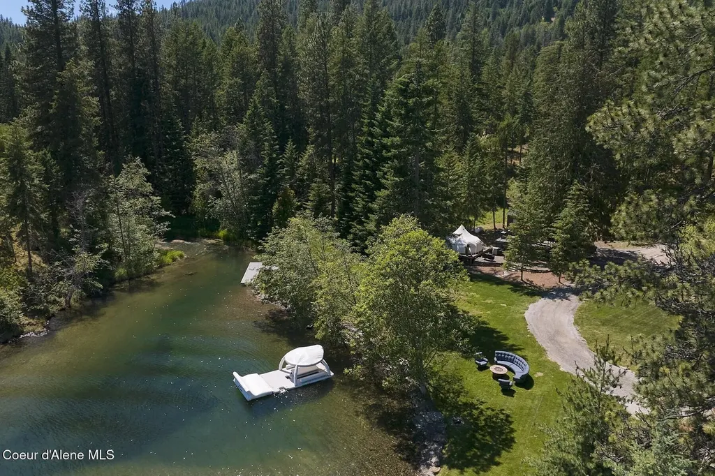 552 Loch Haven Sagle ID 83860