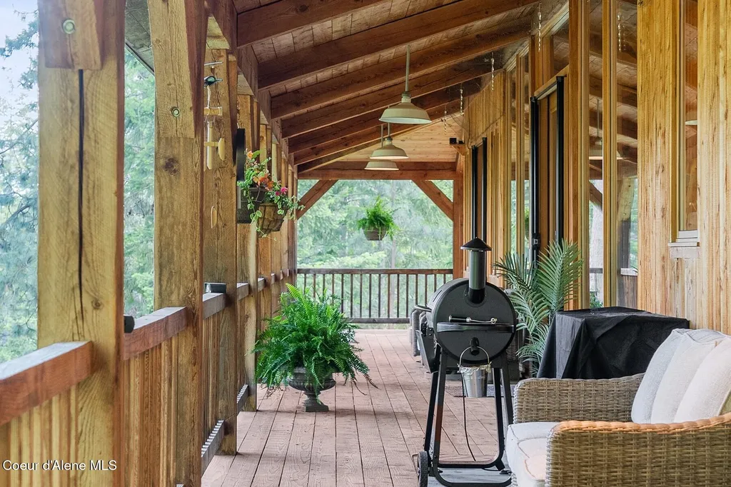 552 Loch Haven Sagle ID 83860