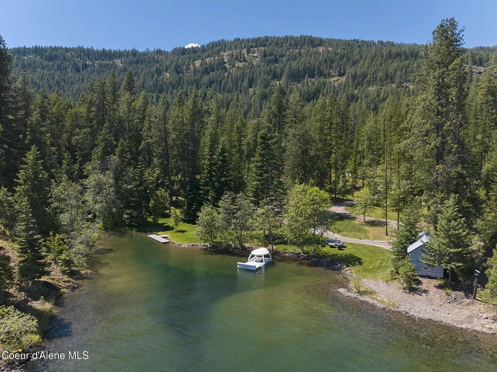 552 Loch Haven Sagle ID 83860