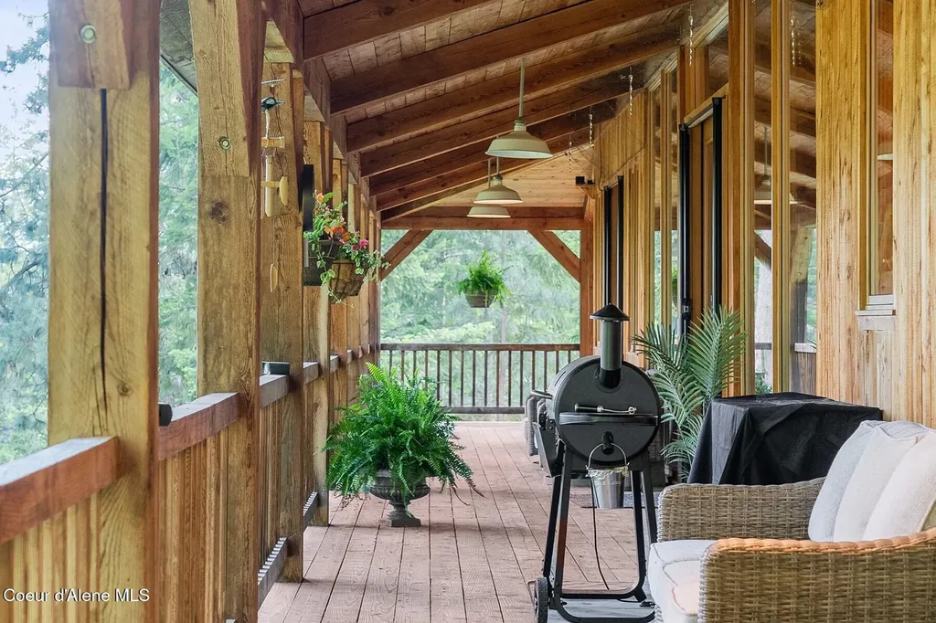 552 Loch Haven Sagle ID 83860