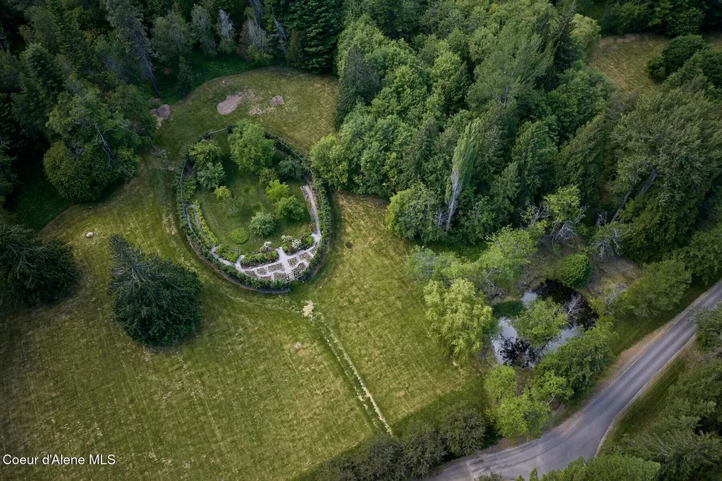 552 Loch Haven Sagle ID 83860
