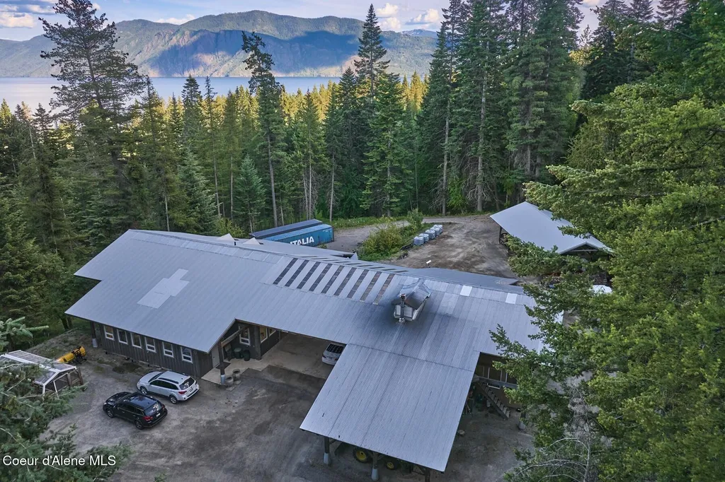 552 Loch Haven Sagle ID 83860