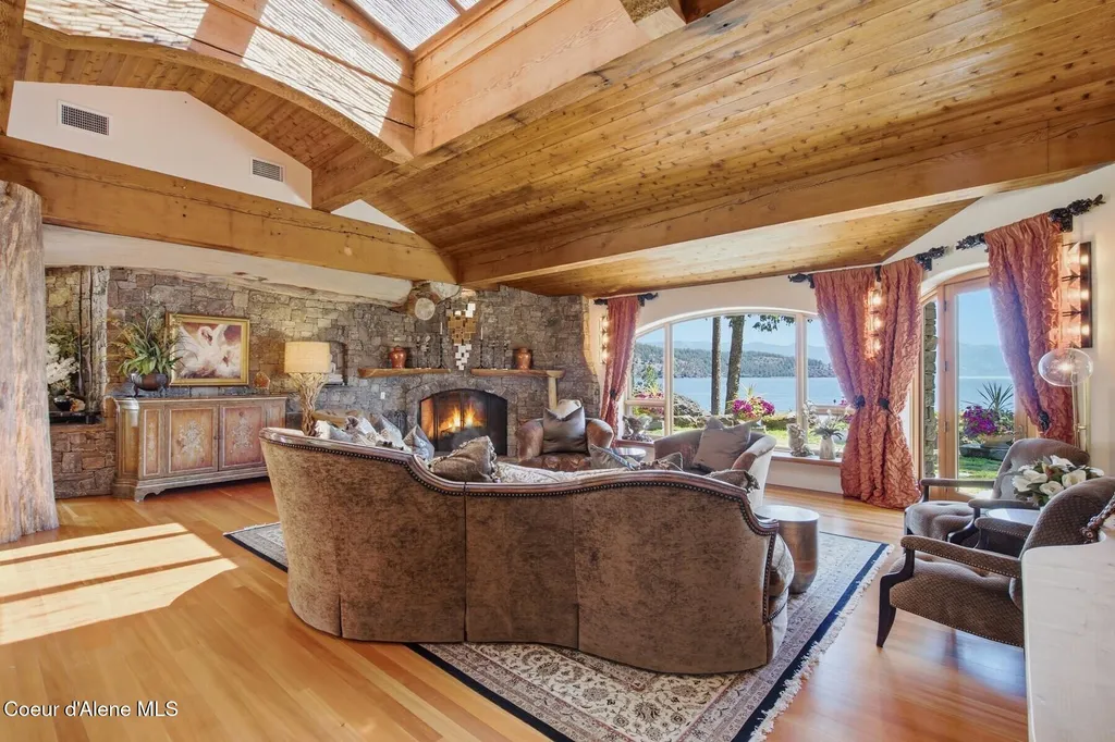 552 Loch Haven Sagle ID 83860