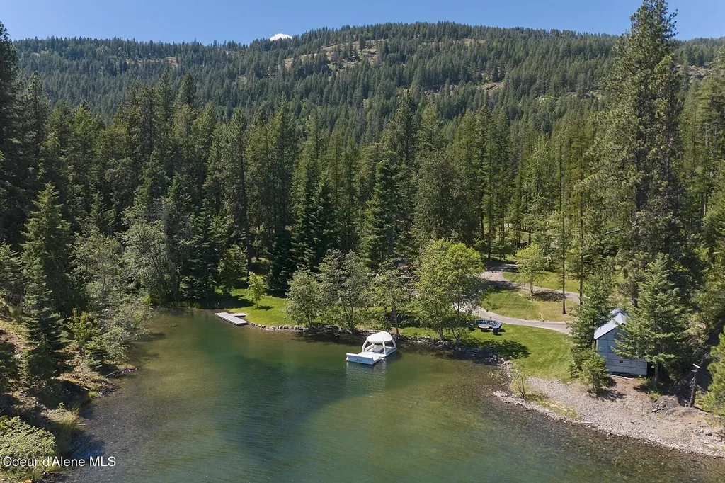 552 Loch Haven Sagle ID 83860