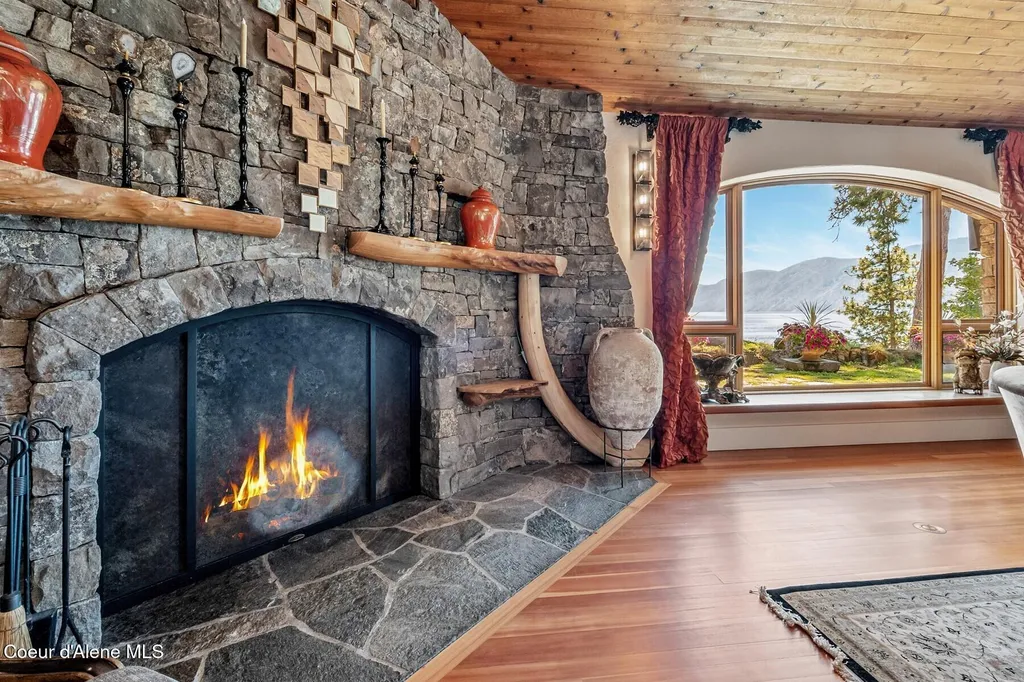 552 Loch Haven Sagle ID 83860