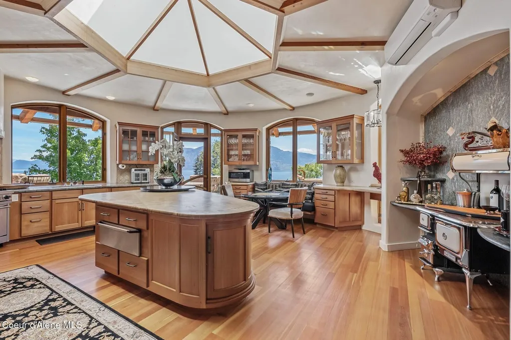 552 Loch Haven Sagle ID 83860