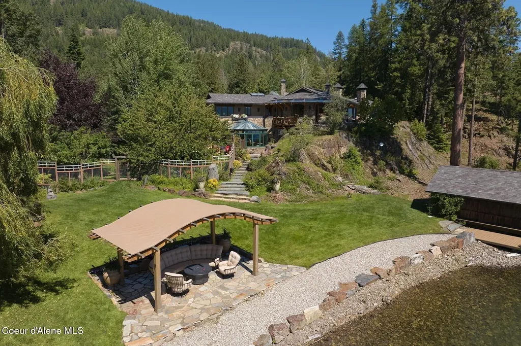 552 Loch Haven Sagle ID 83860