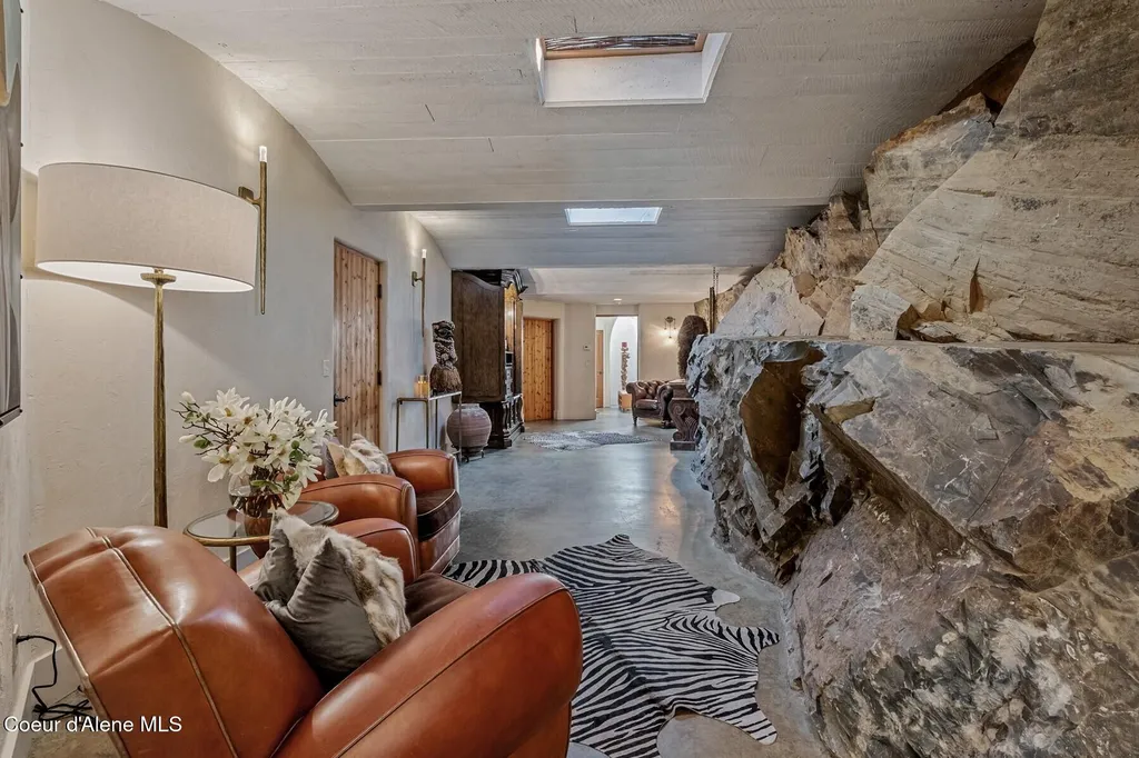 552 Loch Haven Sagle ID 83860
