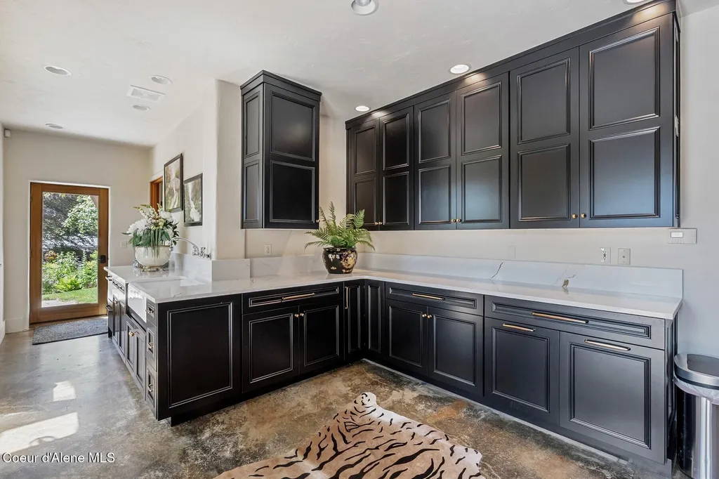 552 Loch Haven Sagle ID 83860
