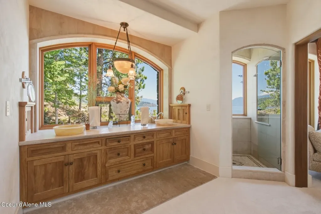 552 Loch Haven Sagle ID 83860