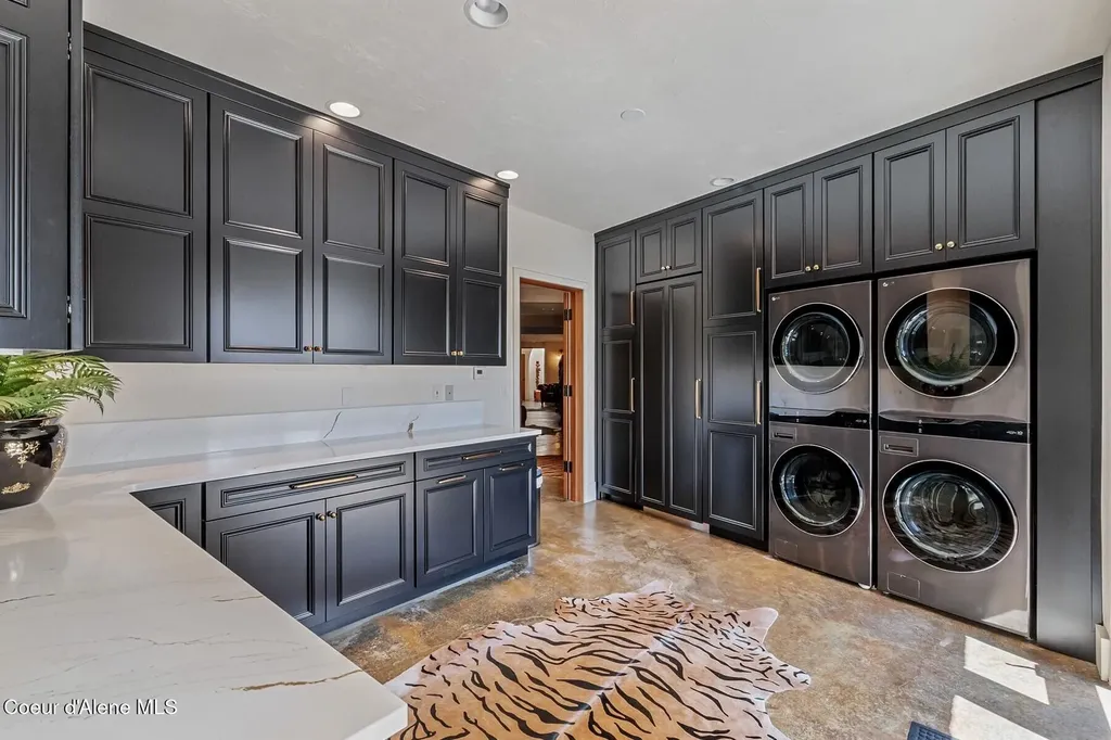 552 Loch Haven Sagle ID 83860