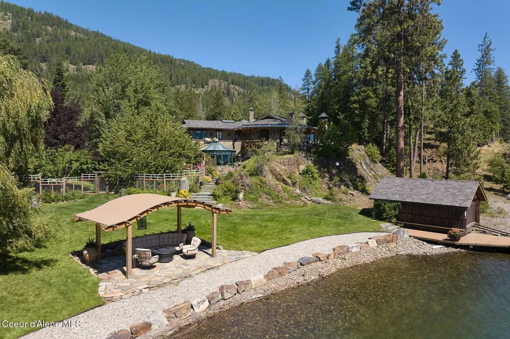 552 Loch Haven Sagle ID 83860