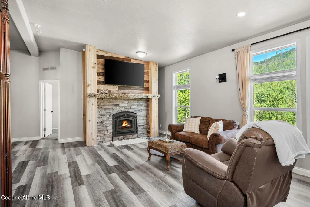 1446 Sagle Creek Road Sagle ID 83860