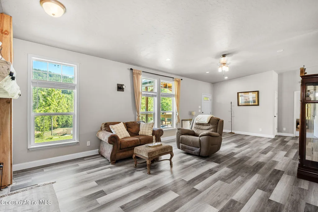 1446 Sagle Creek Road Sagle ID 83860